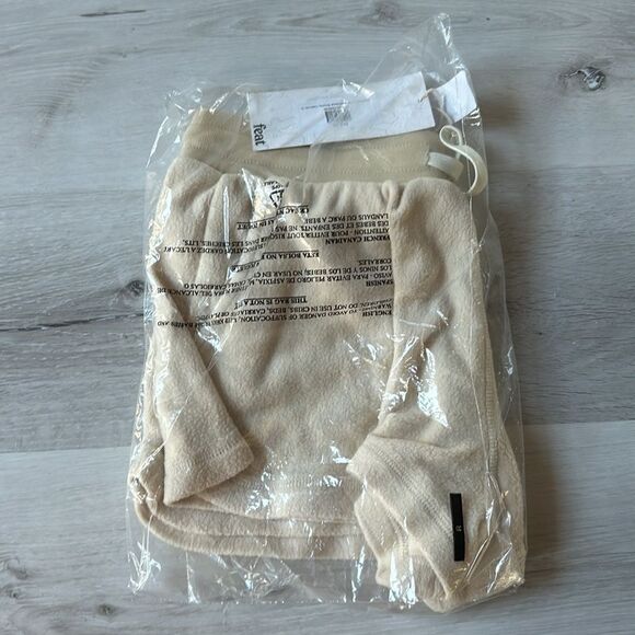 FEAT Clothing Women’s Blanketblend‎ Shorts size s NWT in packaging - Picture 6 of 6